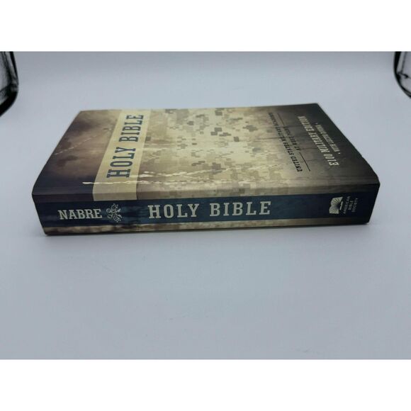 Holy Bible E100 Military Edition New American Version W/ Lectio Divina paperback - Picture 3 of 7